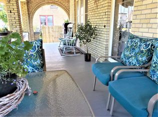 820 N 6th St, Manitowoc, WI 54220