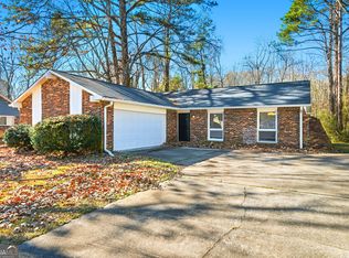 3250 Valley Bend Rd S, Atlanta, GA 30349