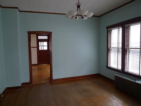 3rd image of 2518 W Belden Ave