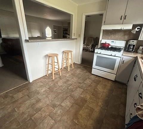 5th image of 213 N 13th St