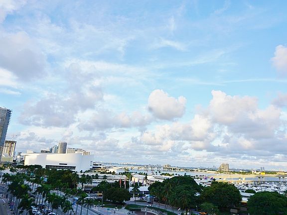 2nd image of 244 Biscayne Blvd APT 2206