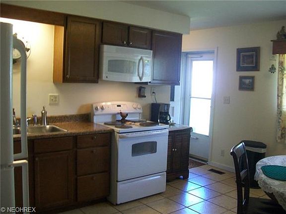 4th image of 2430 Vinsel St