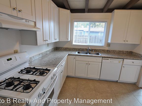 2nd image of 1113 Poinciana Dr