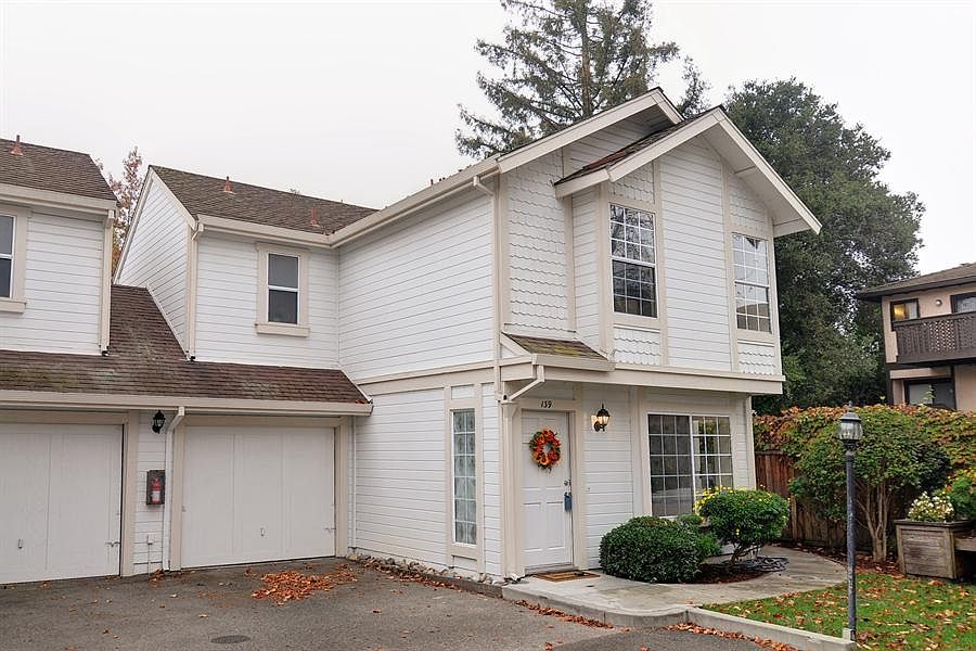 1st image of 139 Crescent Ave
