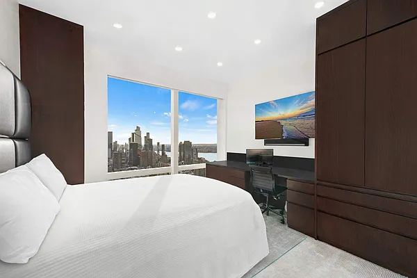 Rented by Sotheby's International Realty | media 12