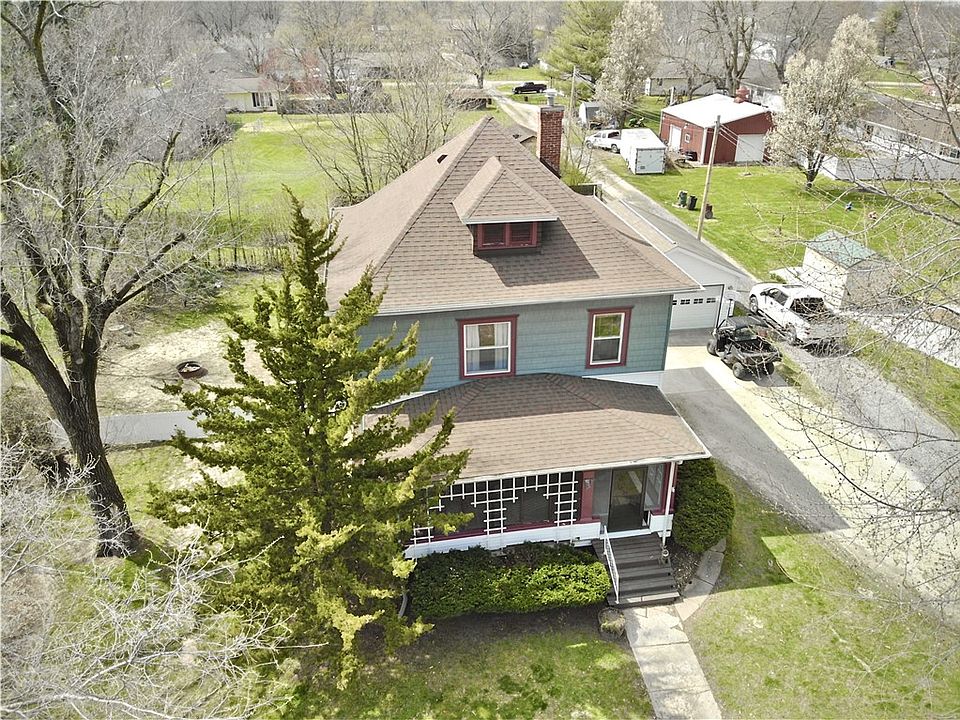 641 Cedar Ave, Neoga, IL 62447 Zillow