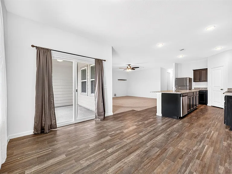 1024 Banyon Tree Ln — Photo 26