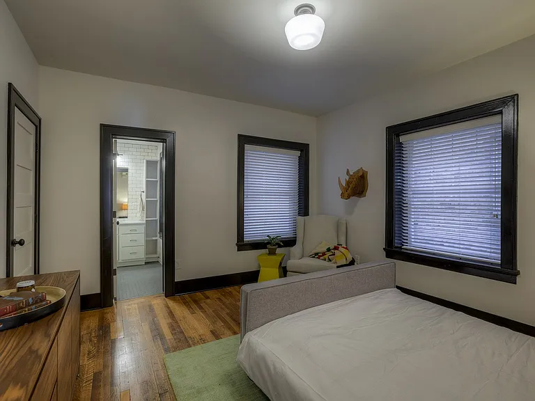 Colonial Hotel Apartments — Photo 11