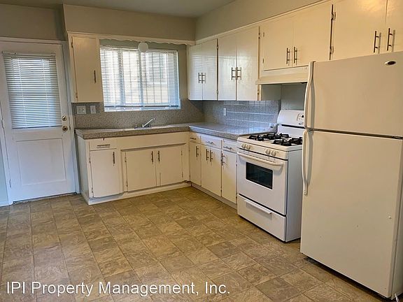 5th image of 2658 C St APT 2