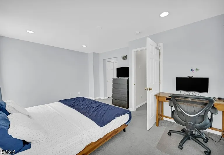 200 Barringer Dr — Photo 15