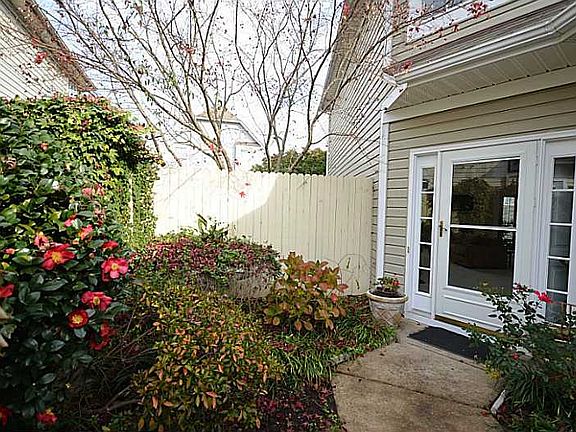 2nd image of 131 Sarazen Ct