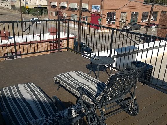 3rd image of 2501 S Harwood St APT 6
