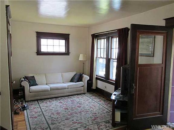 2nd image of 471 Voorhees Ave