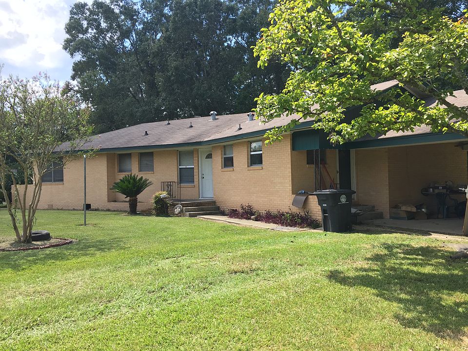 Brick home with apartment