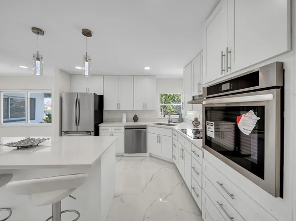 2106 E Tobago Cir, Fort Myers, FL 33905