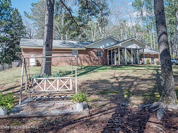 3rd image of 28 Vista Wood Dr