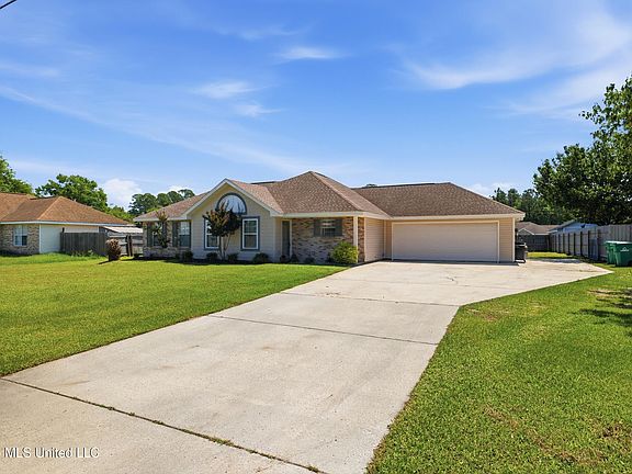 3rd image of 196 Kacey Ln