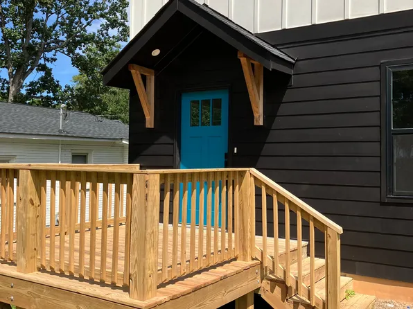 19815 N Ferry St, Cornelius, NC 28031