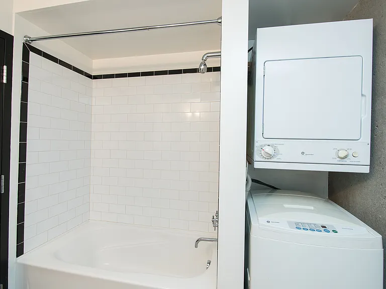 1410 SW 11th Ave #603 — Photo 16