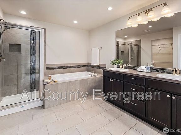4th image of 14204 67th Avenue Ct E