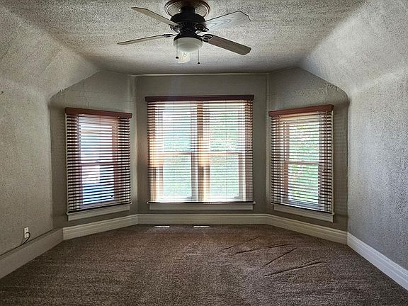 4th image of 172 S Prairie Ave APT 2