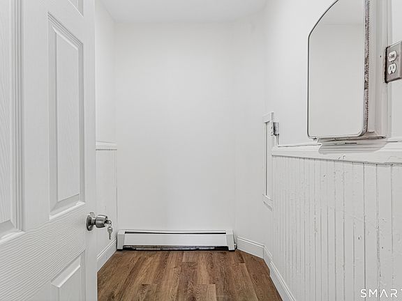 4th image of 118 Asylum Street