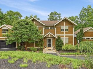 130 Lake Shore Dr, Cross Junction, VA 22625