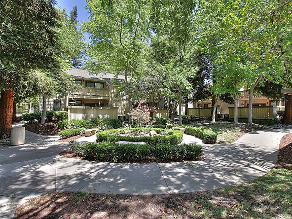 4th image of 7116 Cross Creek Circle #D