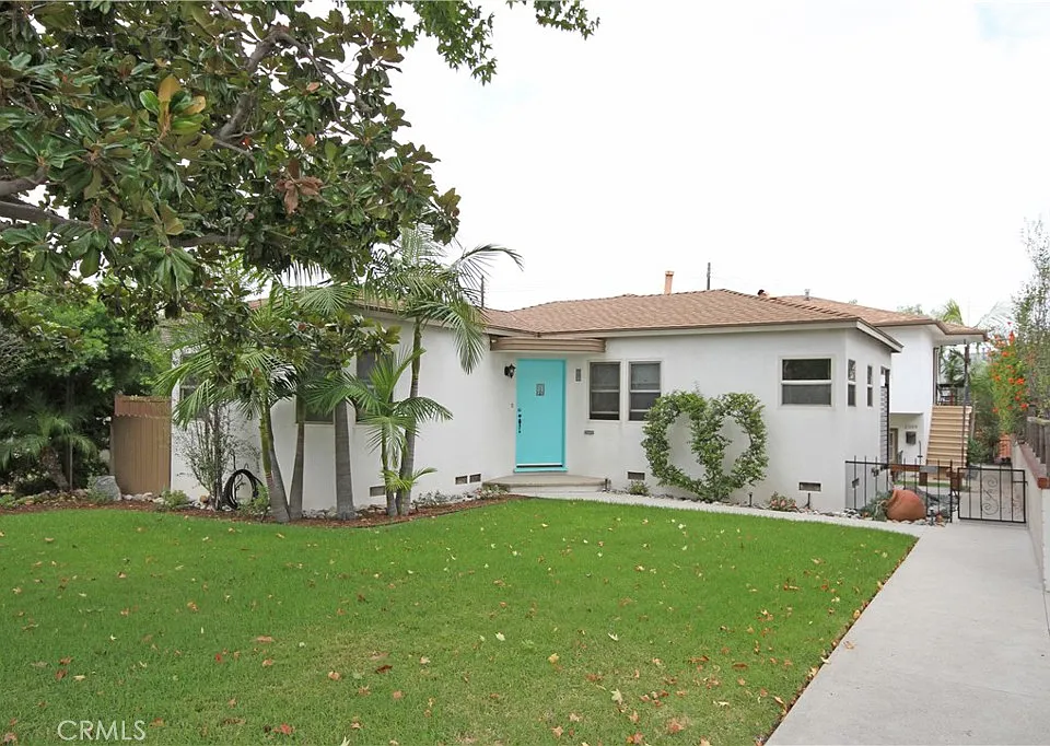 2207 W Carson St