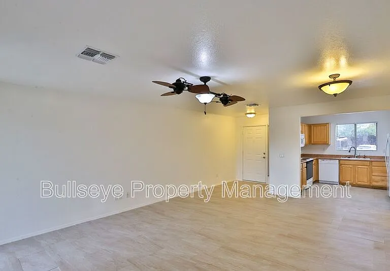 1697 N La Fresa Dr — Photo 4