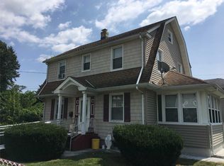235 W Nicholai St, Hicksville, NY 11801