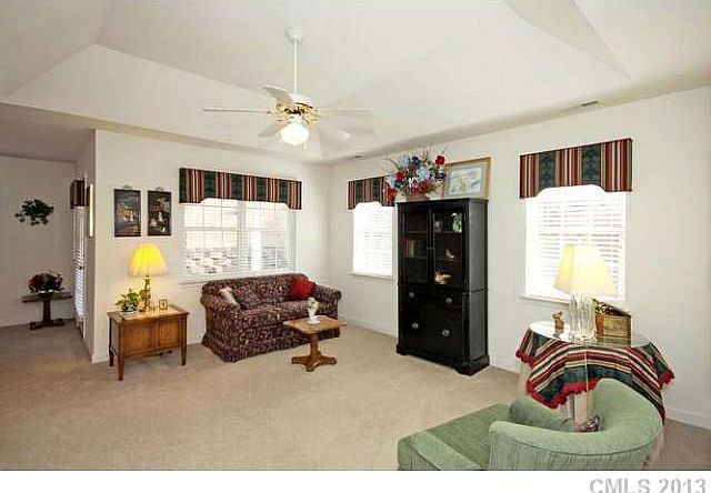 1st image of 124 Oak Village Pkwy