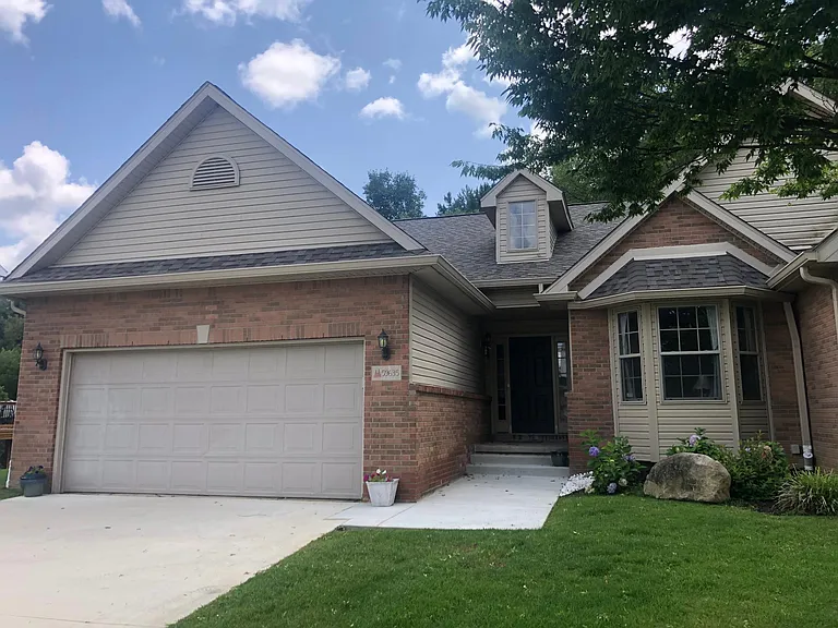59635 Twin Pines Dr — Photo 1