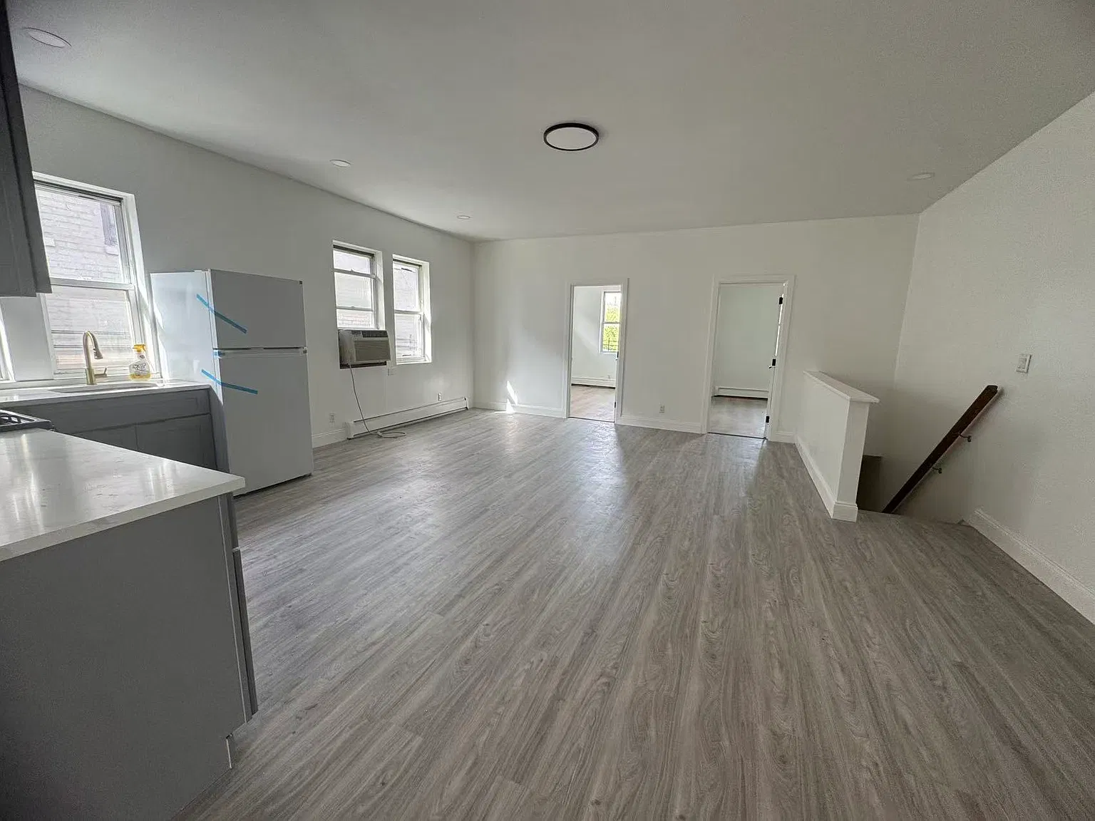 4 bed, 1100 sqft, $3,300 — Photo 2