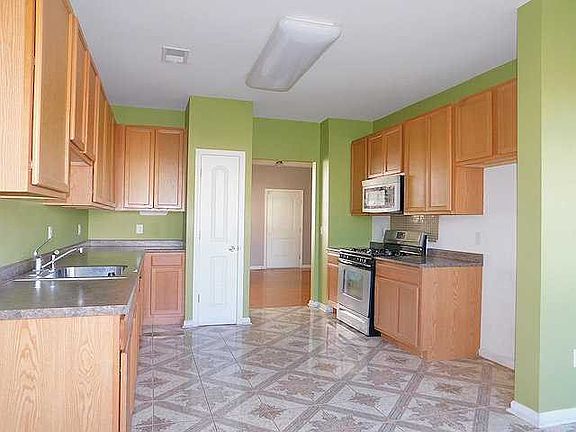 4th image of 3 Arden Ct #2402