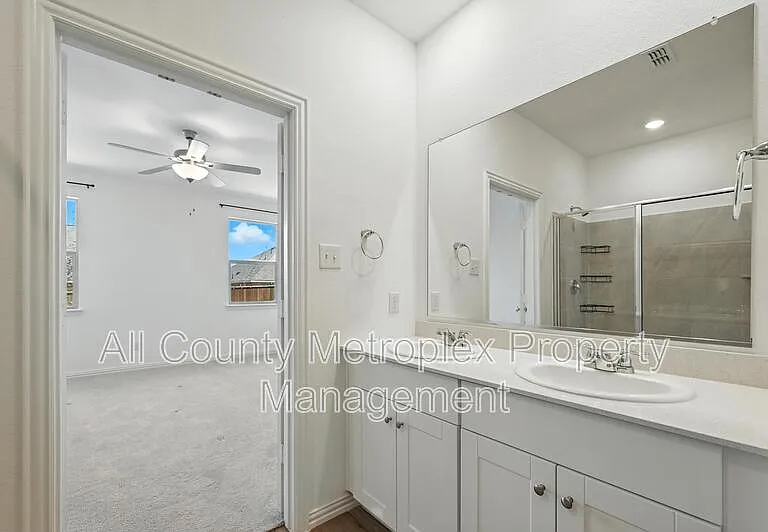 3008 Chinkapin Ln — Photo 16