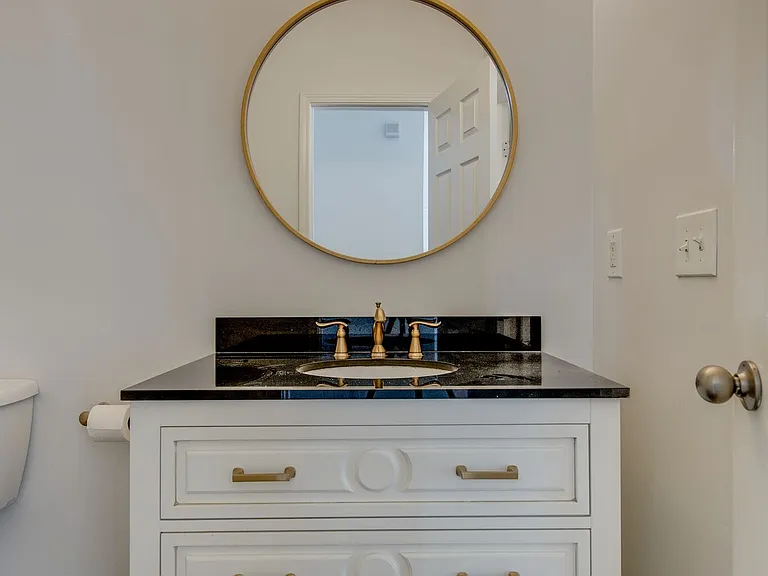 2304 Elliott Ave #102 — Photo 21