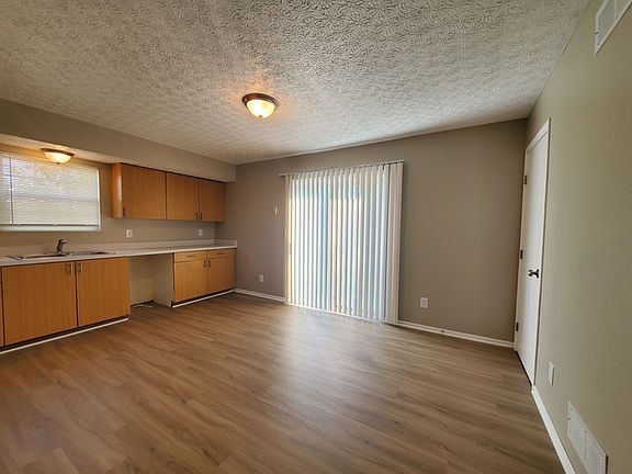 5th image of 2639 Four Seasons Dr
