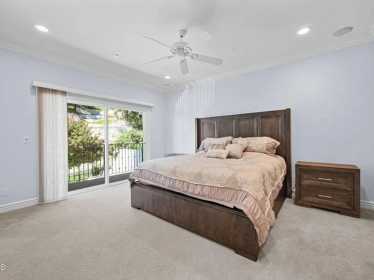 3263 New York Dr — Photo 25