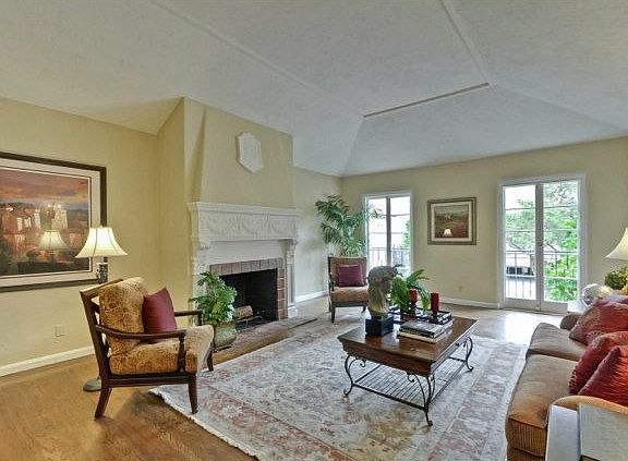 4th image of 28 W 4th Ave APT 10