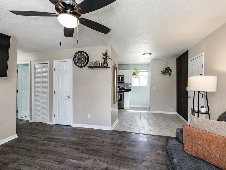 1703 Harrow Rd — Photo 9