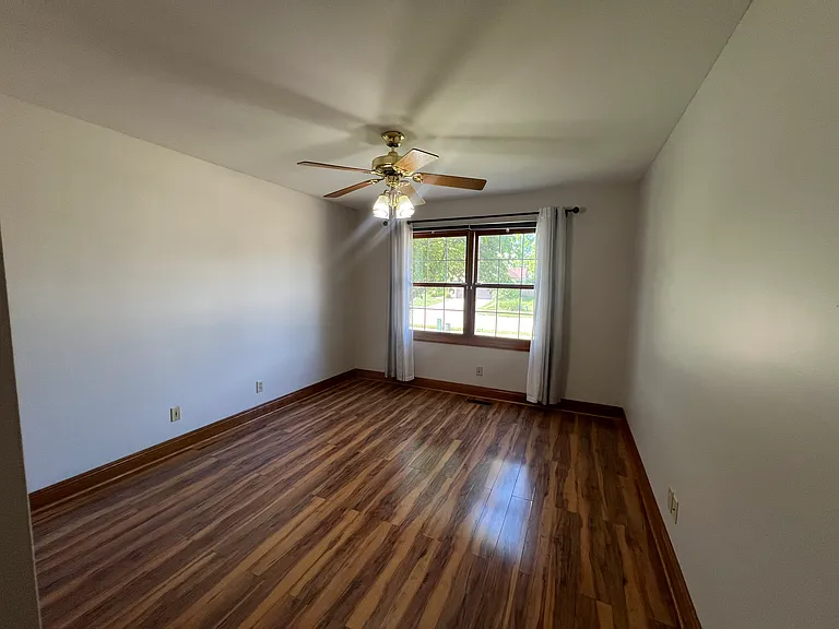 1004 Monarch Dr — Photo 22