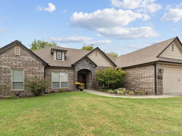 8355 Overlook Trl, Claremore, OK 74019