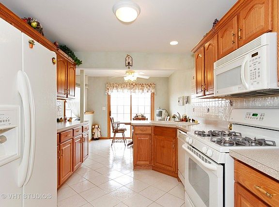 2nd image of 9122 Newcastle Ct #9122