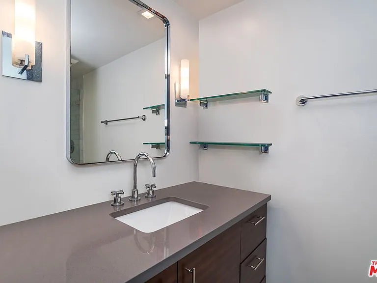 1100 Alta Loma Rd #608 — Photo 21