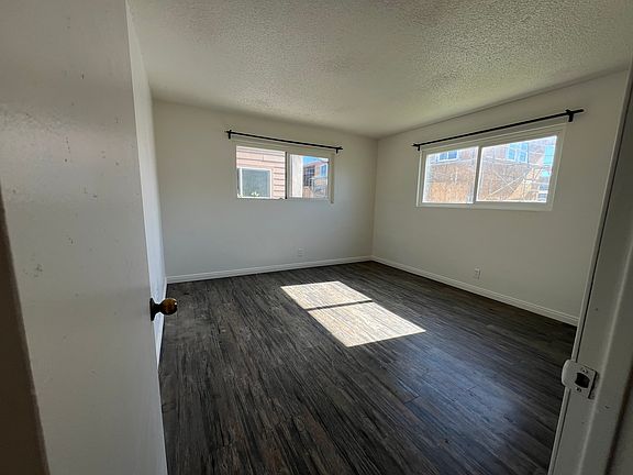 3rd image of 420 E Pleasant Valley Rd #2