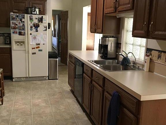 3rd image of 7060 Young Ave NE