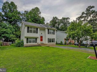 562 Balsom Rd, Lusby, MD 20657