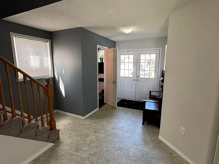 20 Courtney Cres — Photo 7