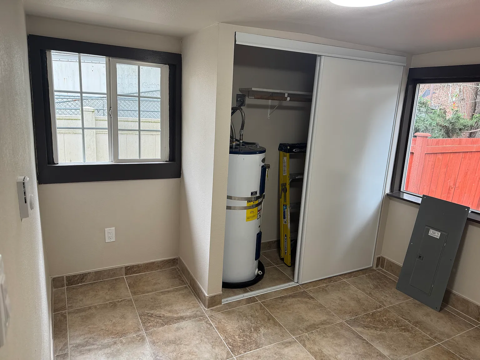 2 bed, 600 sqft, $2,070 — Photo 3